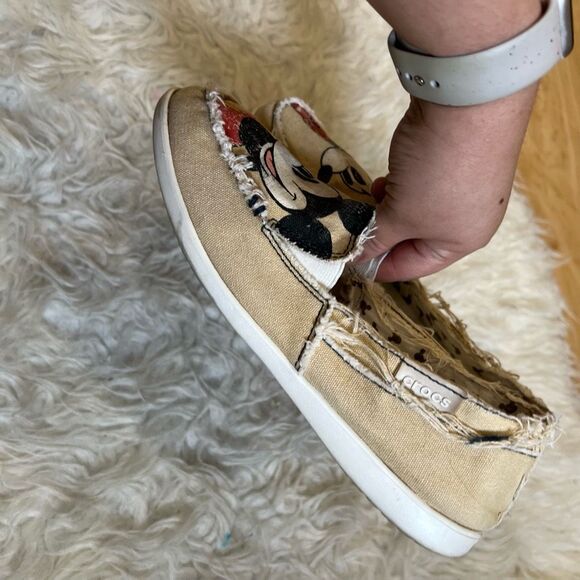 CROCS Mickey Mouse Disney Tan Canvas Slip On Loafer Flats Women’s 9 W - Picture 11 of 12